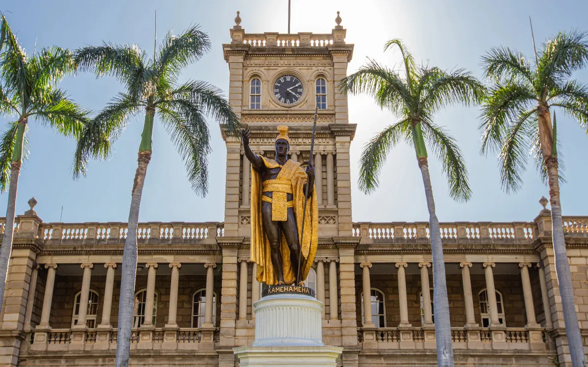 499152-king-kamehameha-statue-fotor-2025081731213