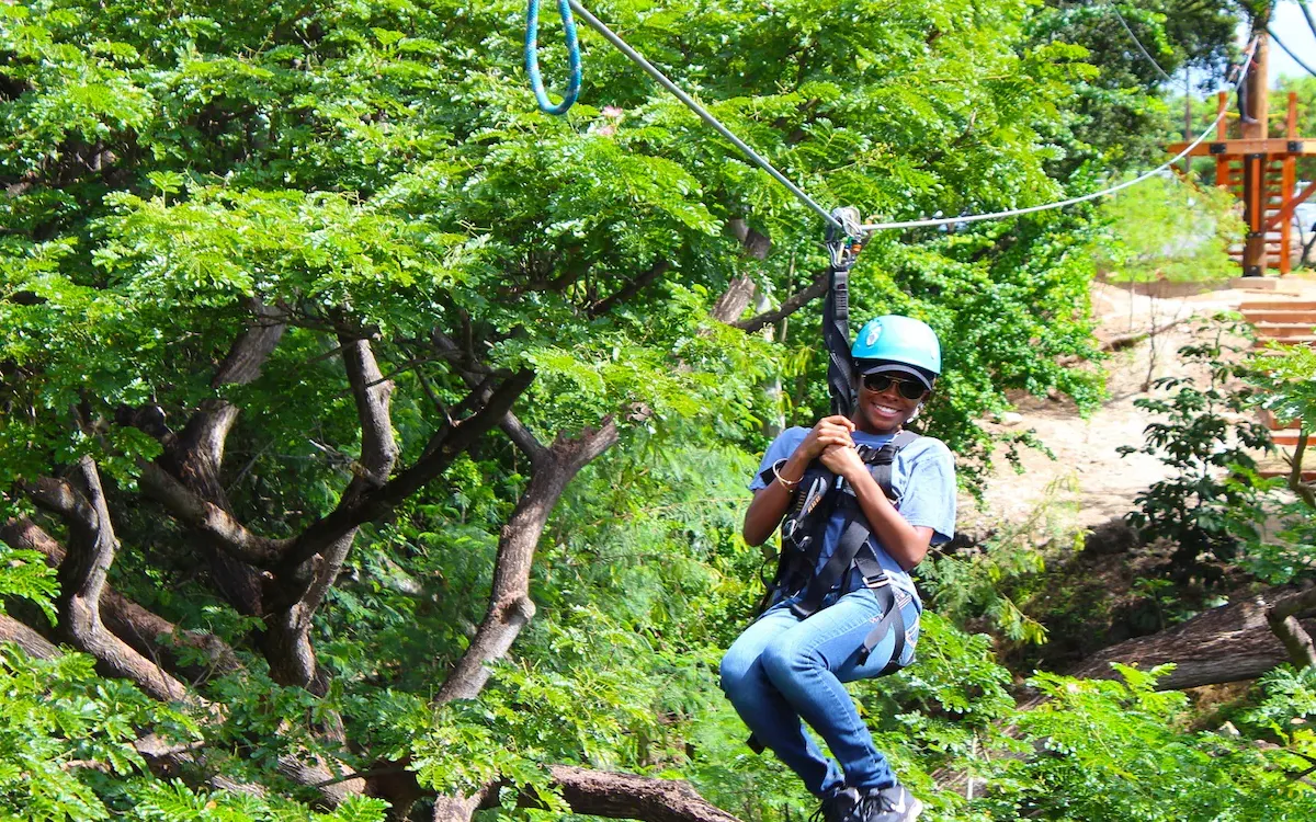 aulani-coral-crater-zipline-tour-16x9-fotor-20250728233738