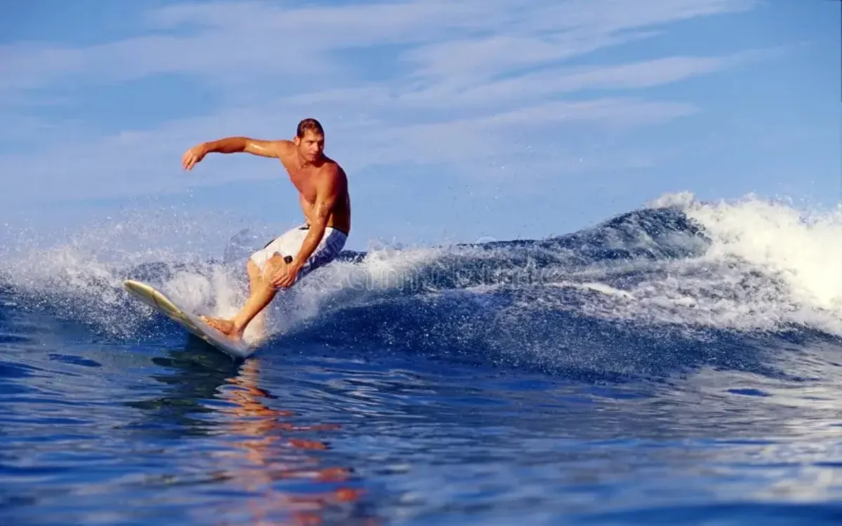 chris-gagnon-surfing-waikiki-hawaii-14457884-fotor-2025081435641