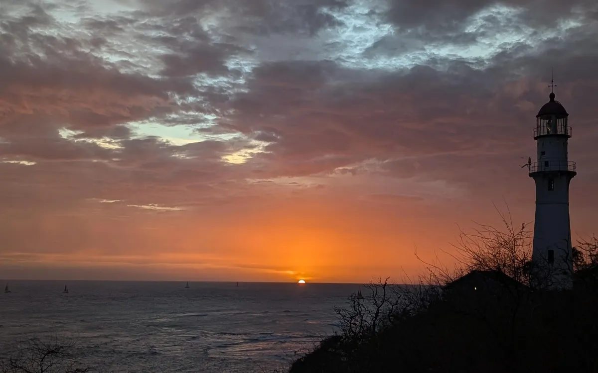 diamond-head-lighthouse-at-sunset-oahu-v0-ctv8kgcern7e1-fotor-202508133543