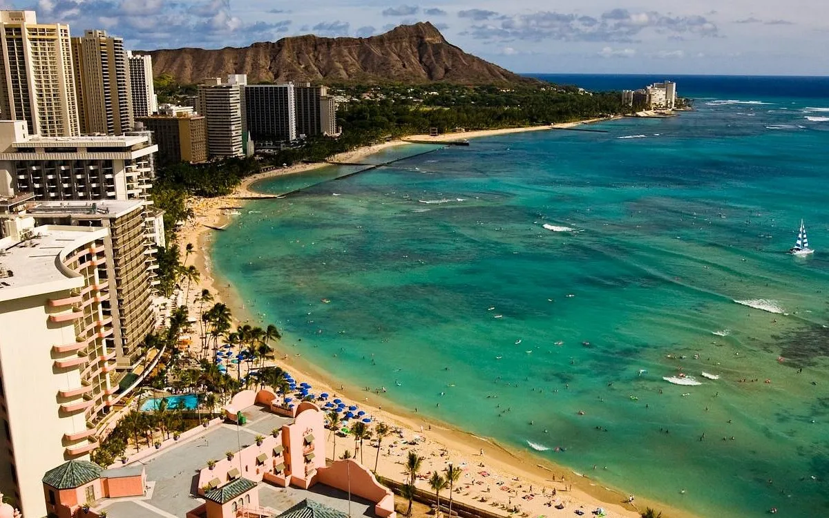 iconic-waikiki-fotor-2025073120521