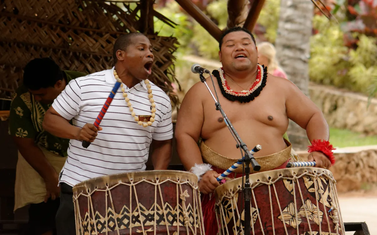 Polynesian_Cultural_Center_-_Tonga_Drum_Show_(14057025682)-fotor-2025082252052